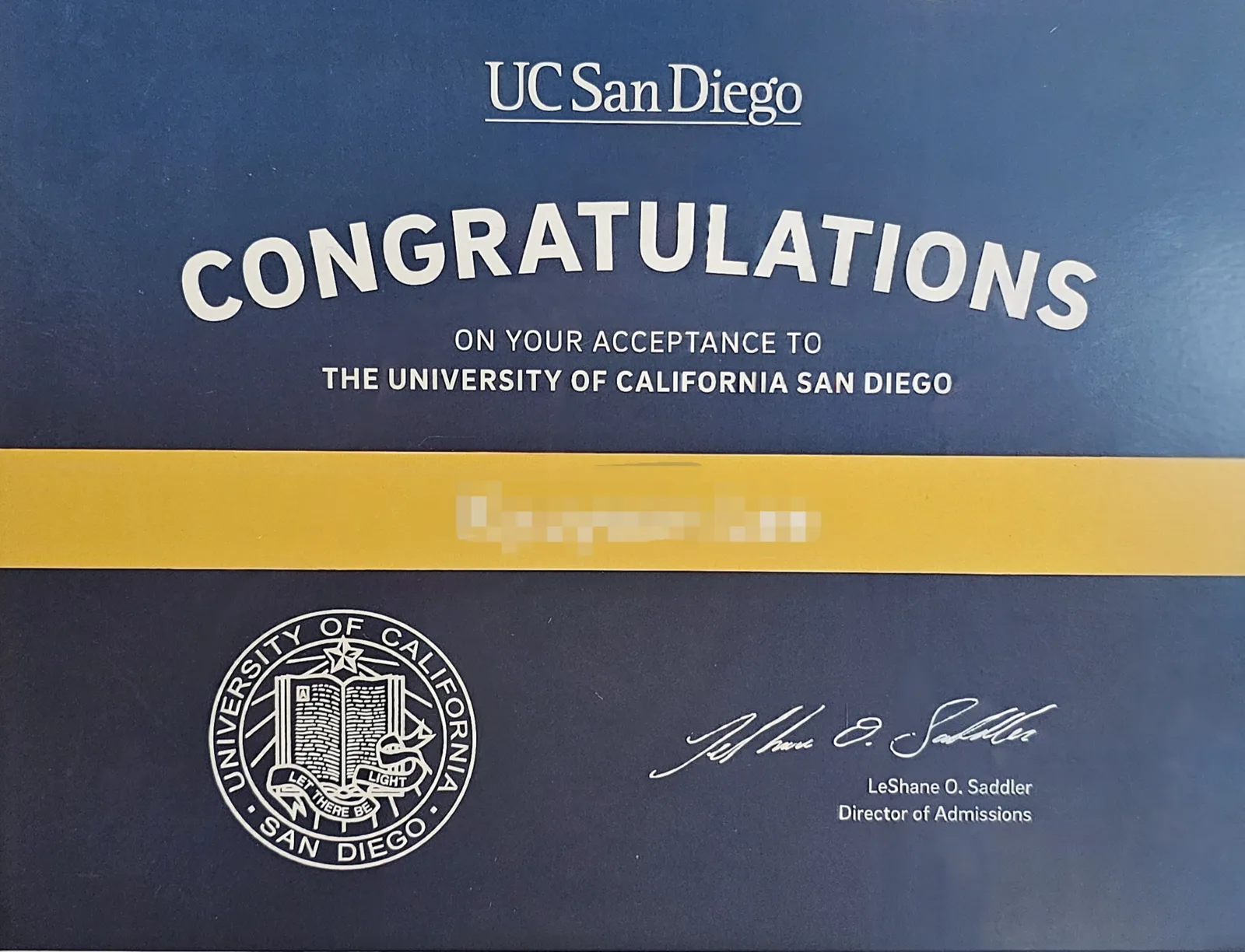 개인정보를 제거한 UC San Diego 합격 통지 자료
